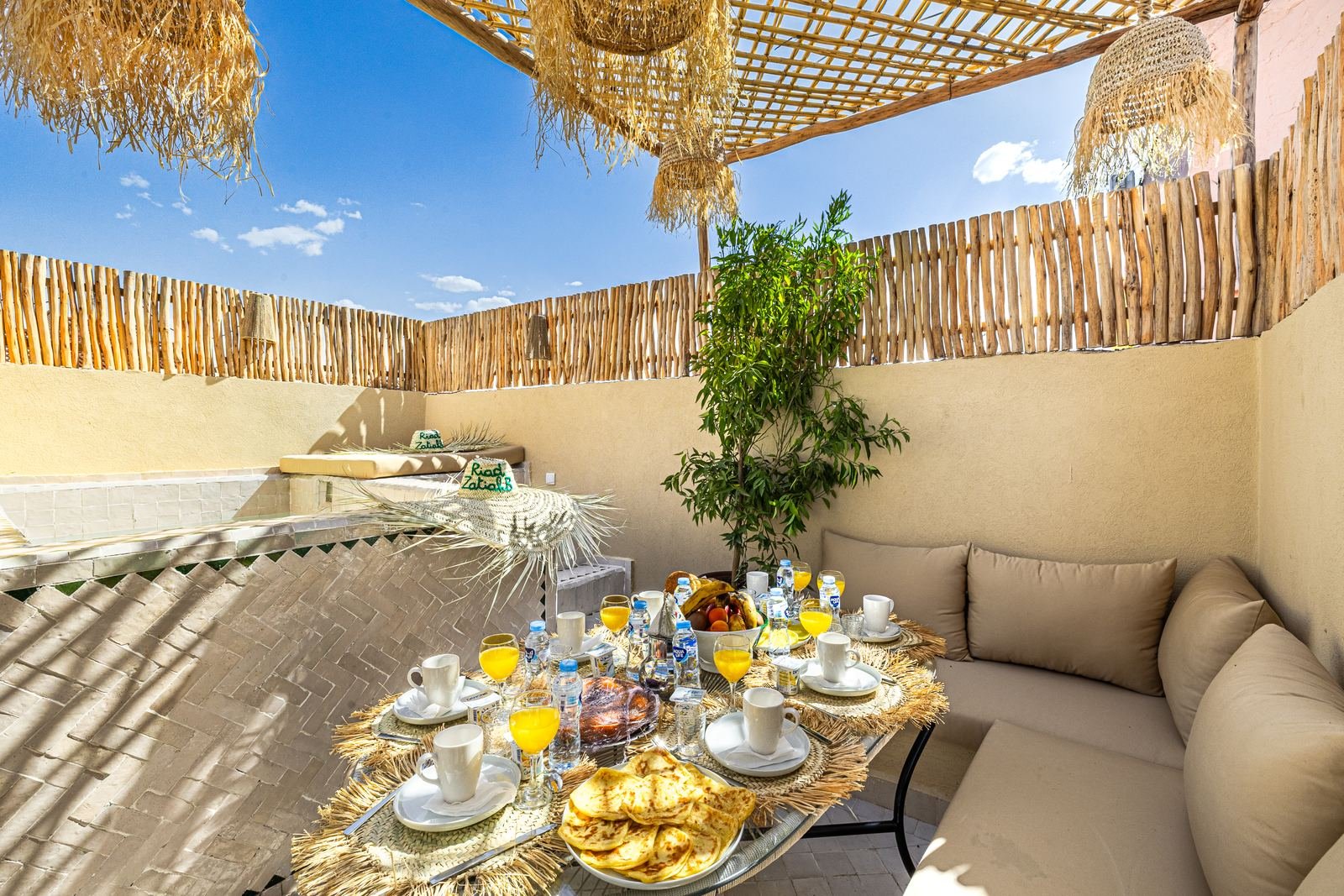 Riad Zatiah Bis — patio