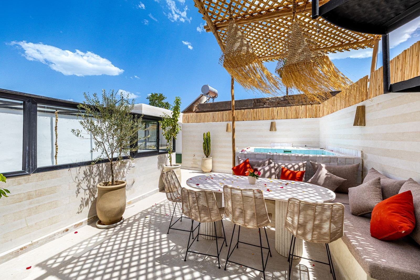 Riad Farasha — salon marocain
